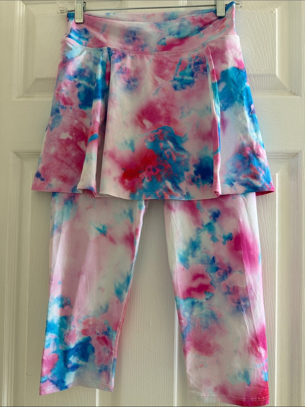 Dona Jo pink and blue tie-dye athletic skirt set a pull-on skort lay
SZ: M